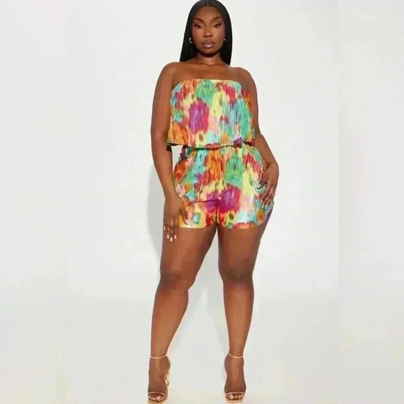 Fashion Nova Yesenia Plisse Strapless Flounce Stretch Romper Size 1X NWT - Picture 4 of 14